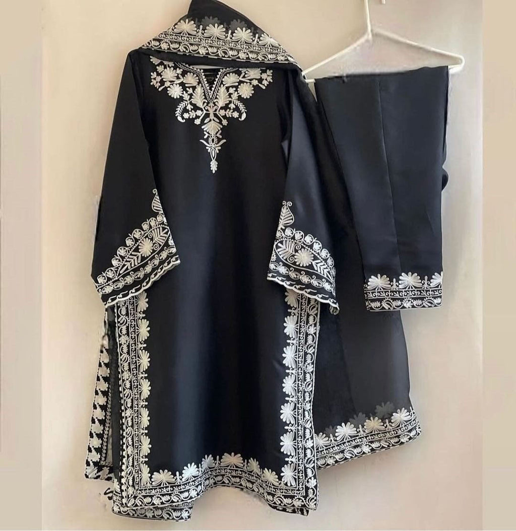 Elegant White Embroidered Formal Wedding 3-Pieces