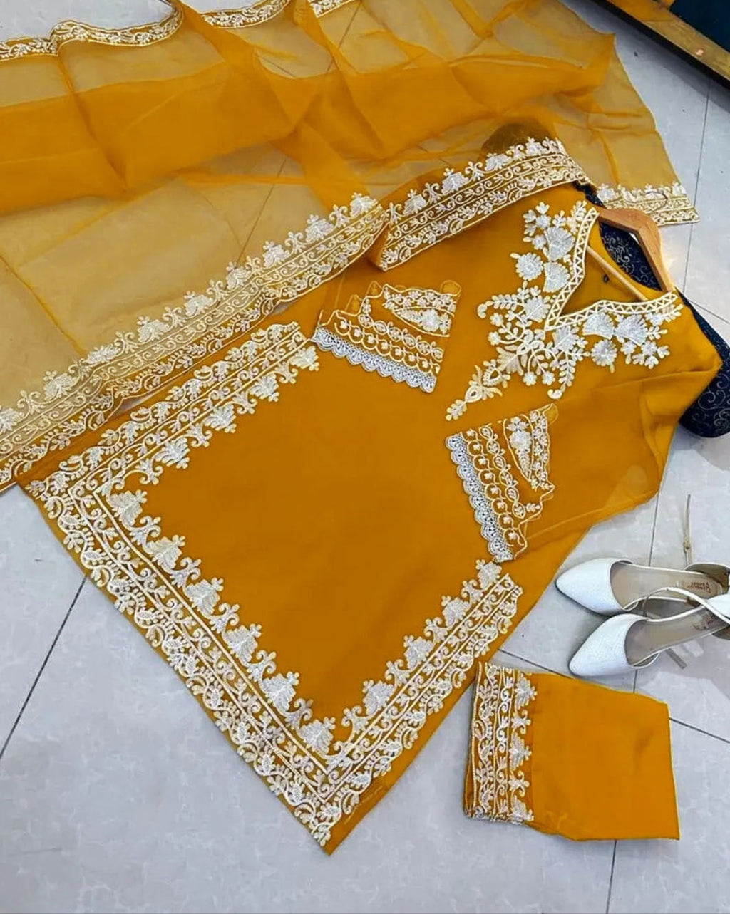 Elegant White Embroidered Formal Wedding 3-Pieces